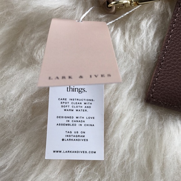 Lark and Ives Envelope Crossbody Bag - Picture 7 of 7